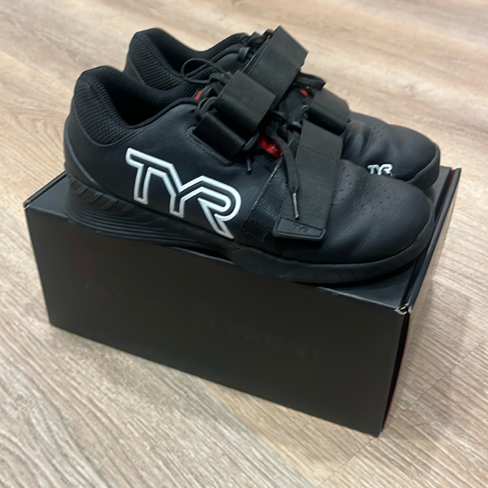 TYR L-1 Lifter Black Women’s size 8